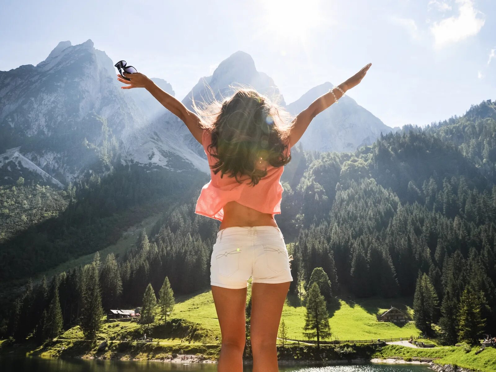 Птица свободы. Девушка солнце. Нужно давать человеку свободу. Самореализация женщины. Дай девушке свободу.