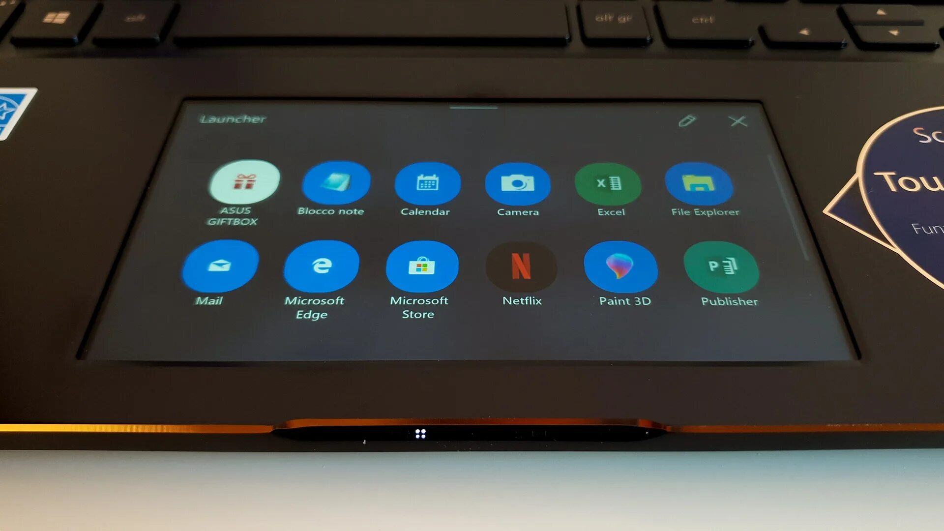 Тачпад asus zenbook. ASUS С тачпадом дисплеем. SCREENPAD ASUS Duo. Асус ривебок тачпад. ASUS тачпад монитор.