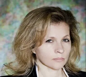 Eva Ionesku bolaligida yalangoch edi