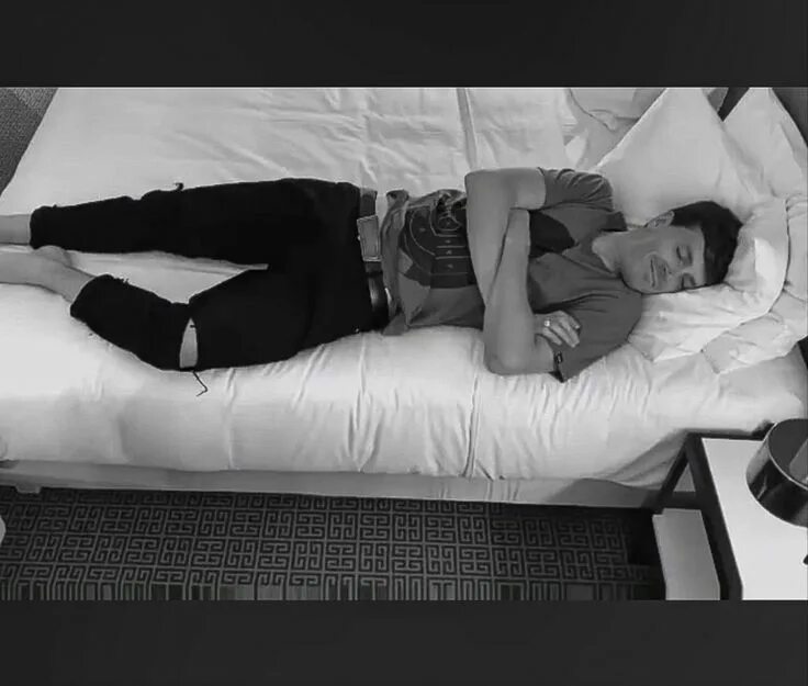 Сон поп. Бессонница поп арт. Поп арт сон. Девушка в подушках арт. Сон поп.