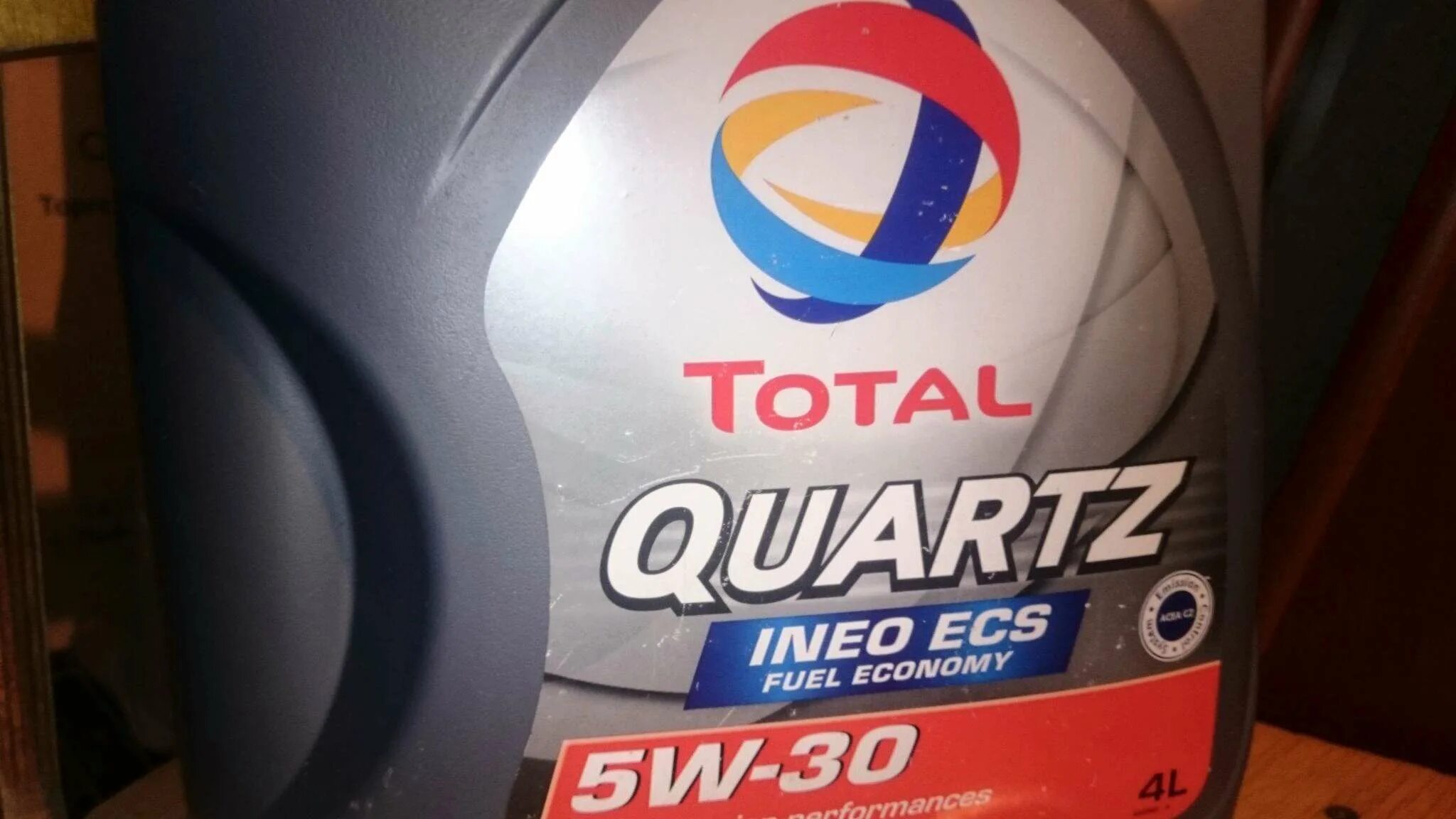 Моторное масло total quartz ineo ecs. Total Quartz ineo ECS 5w30 4l. Масло тотал кварц ИНЕО ECS 5w30. 213685 Total Quartz ineo ECS 5w30. Quartz ineo ECS 5w-30 4l.