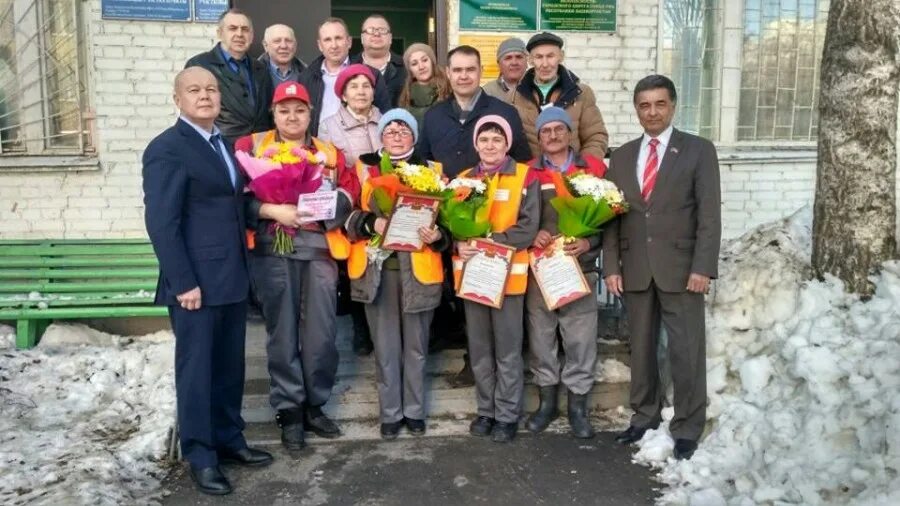 Жэу руководитель. Работники жэу. жэу 5. жэу 51. лучший дворник.