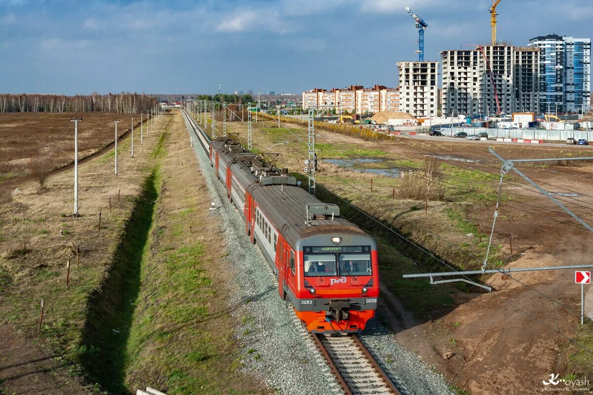 Канаш ульяновск. Электропоезд казань канаш. Электричка казань урмары. Восточный парк татарстан. Канаш казань машина.