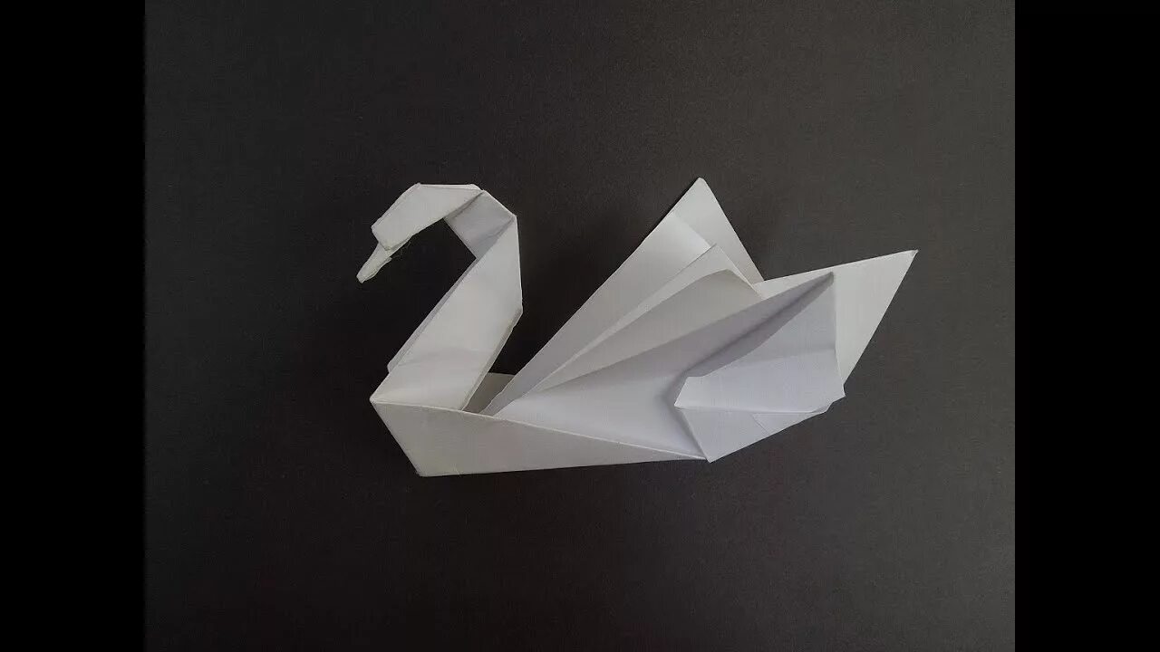 Бумажный лебедь. Оригами лебедь. Оригами лебедь а4. Оригами для детей 6-7 лебедь. Объемный лебедь из бумаги.