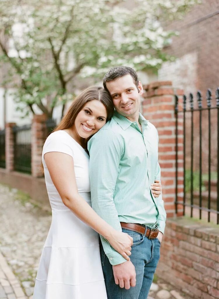 Семейная пара резюме. Cute poses photo couple.