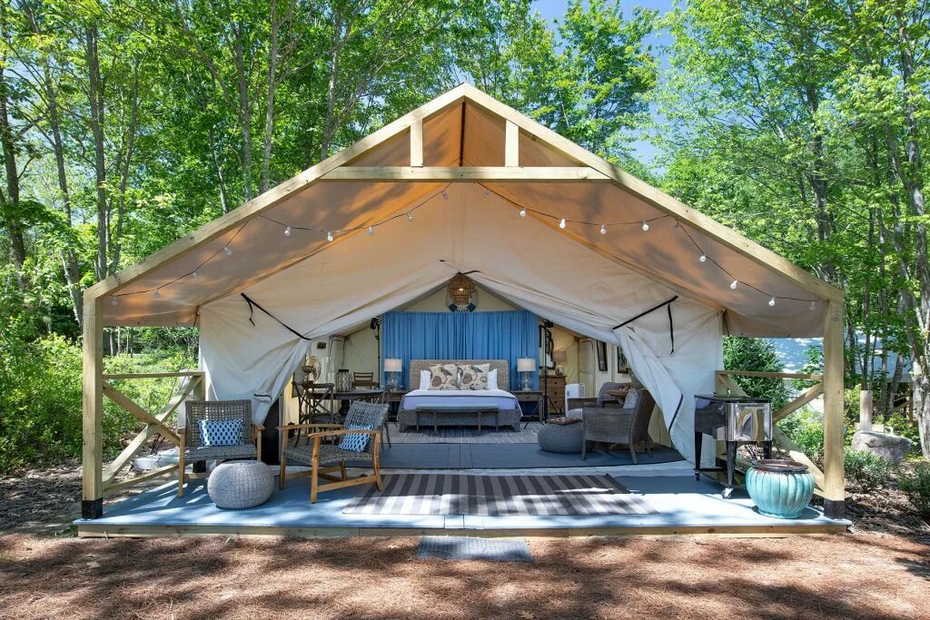 Палатка в стиле усадьбы. Кемпинг Pine Beach. Glamping процесс стройки. Глэмпинг старый сиг.