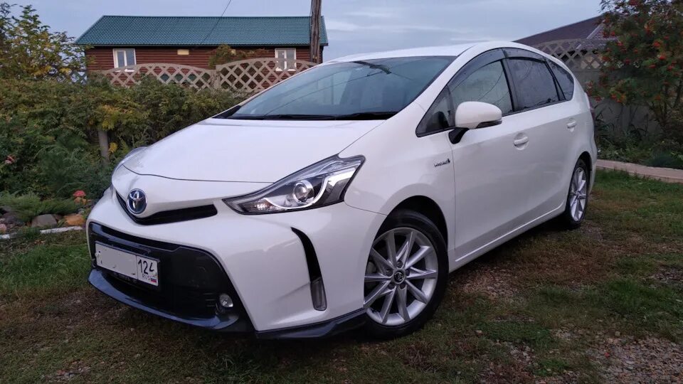 Приус альфа гибрид. Тойота Приус Альфа 2015. Тойота Приус Альфа гибрид 2015. Toyota Prius Alpha Hybrid. Toyota Prius a (Alpha) 1.8.