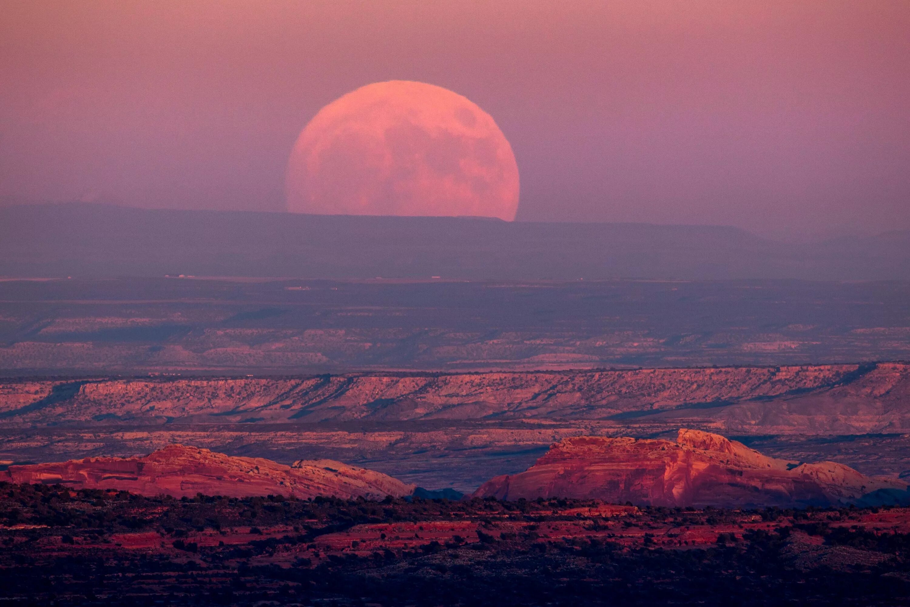 Moon states. Суперлуние в Америке. Суперлуние 2016. Огромная Луна. Фото Луны.