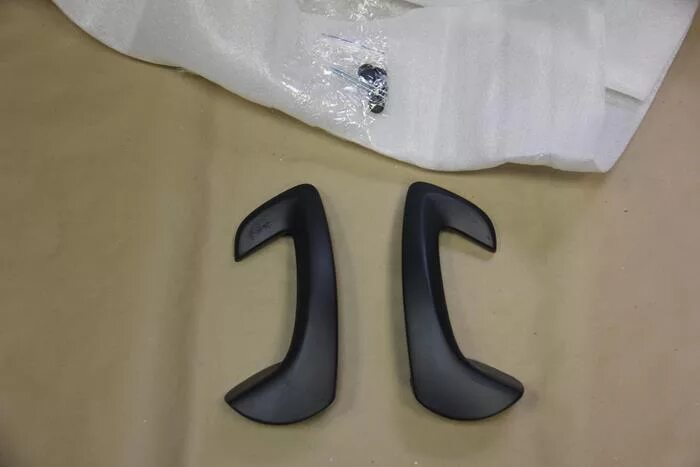 Ручки на заднюю дверь рено. Ручка двери логан 1 наружная левая. Ручка двери внутренняя левая хром duster. Ручки на заднюю дверь рено. Рено кангу 2 ручка задней двери.