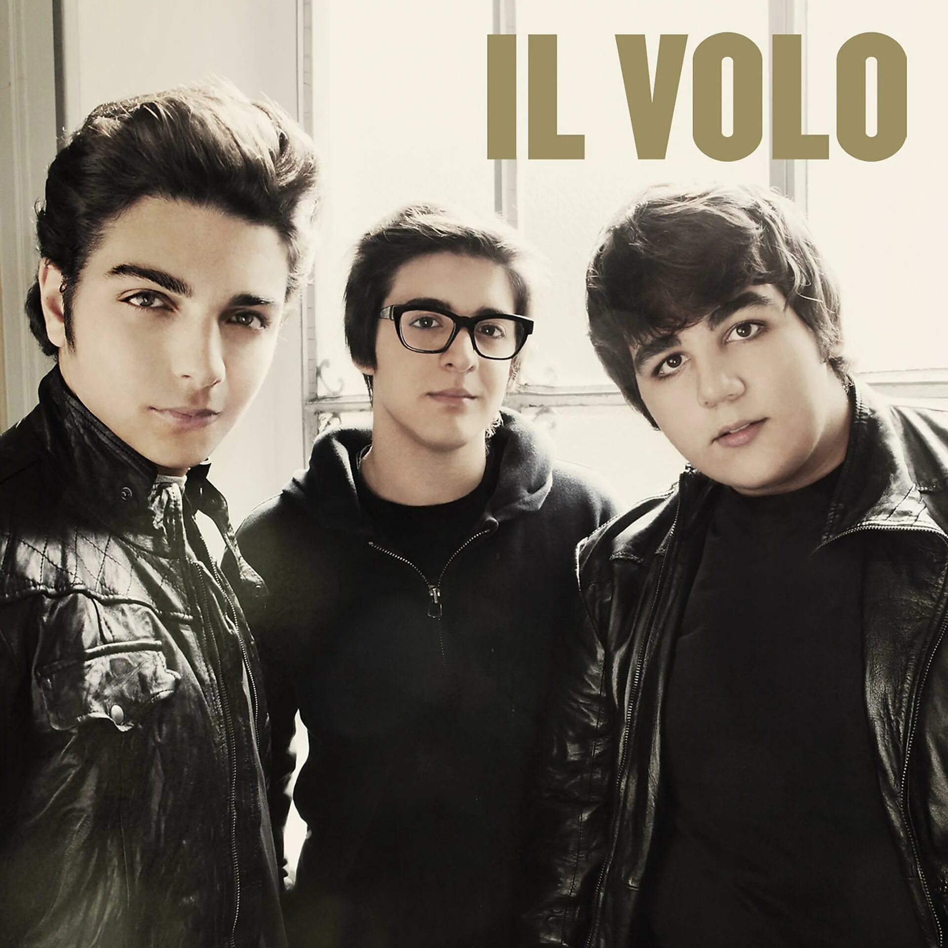 Ii volo. Группа il Volo. Итальянская группа ll Volo. Группа il Volo альбомы. Иль Мондо 2023 Иль воло.