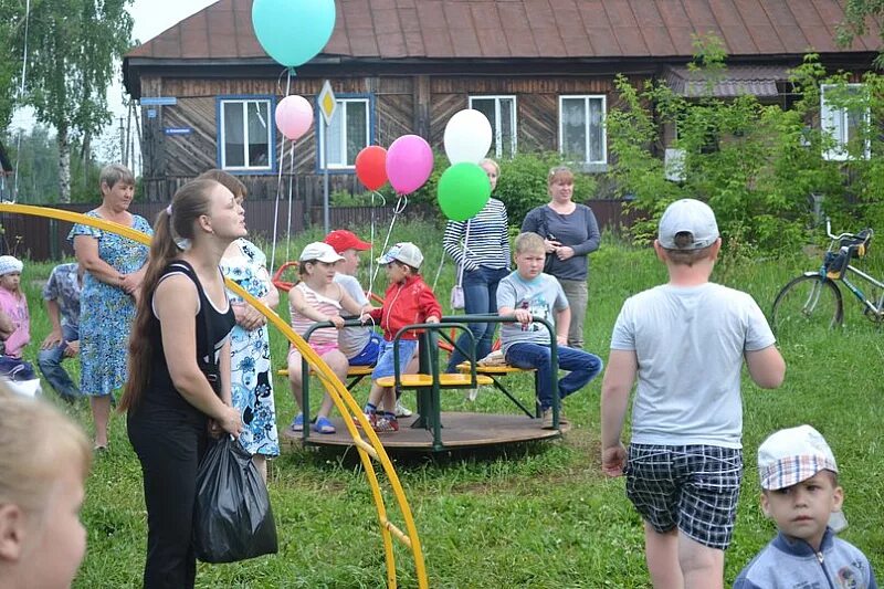 Село паль Осинский район Пермский край. Детская площадка в Осе Пермский край. Паль Осинский район. День города Оса Пермский край. Оса пермский край сегодня