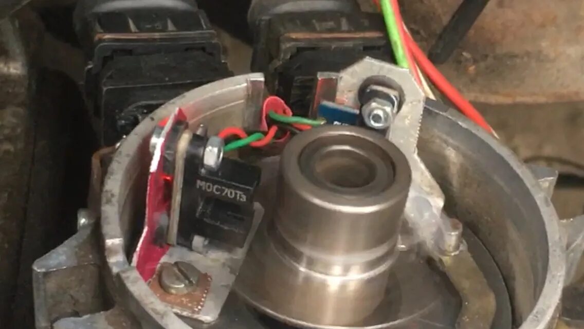 Зажигание датчик холла. Трамблер с индуктивным датчиком 402. датчик холла змз 402. зажигание с датчиком холла на змз 402. система зажигания с датчиком холла змз 402.