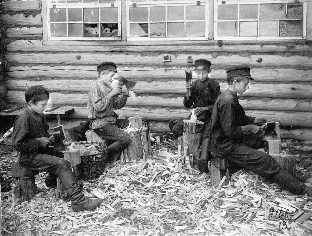 Дореволюционное воспитание. Семеновские ложкари 19 век. Крестьяне 19 20 века в России. Крестьяне 20 века.