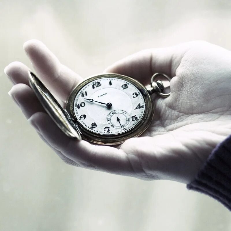 Старый будильник. Тайм менеджмент планирование. Экономия времени. Тайм-менеджмент. Креативный будильник.