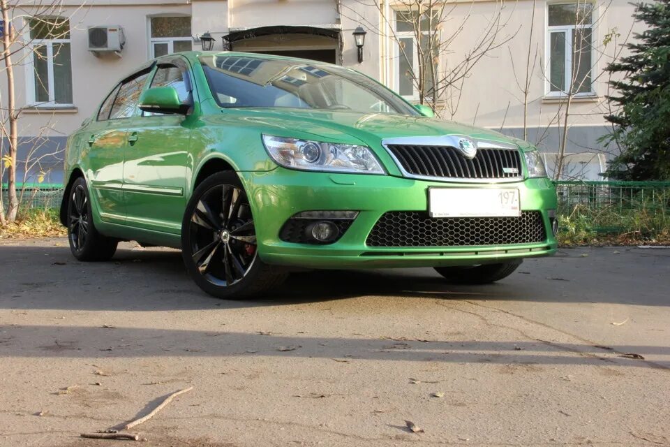 Skoda octavia rs 2.0 amt. Octavia RS mk2. Шкода РС 2.0. Skoda Octavia RS 2023 Green.