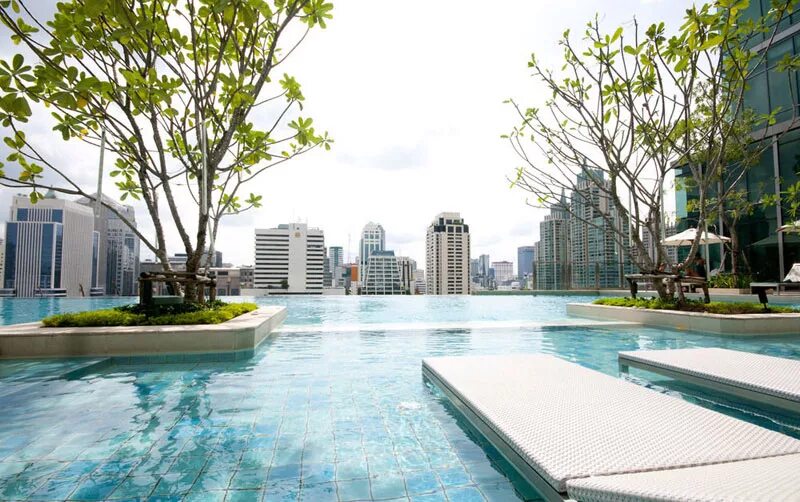 Бассейн в бангкоке. Бангкок Инфинити пул. Бассейн Инфинити в Бангкоке. Софитель Бангкок Белга. Тайланд бассейн Тиффани.