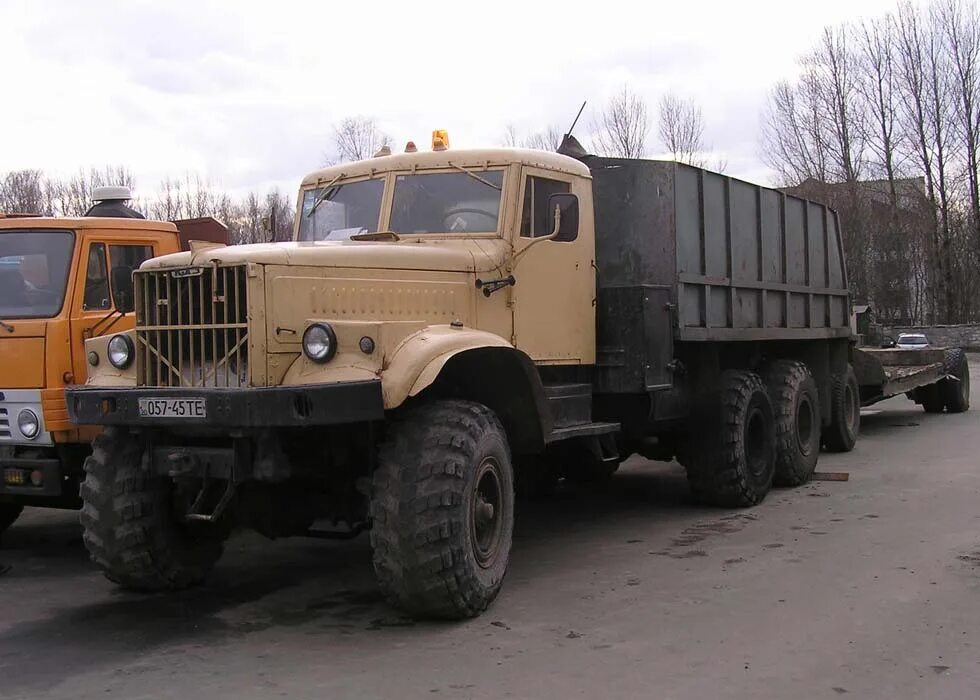 краз и камаз. краз урал камаз. краз 6322 солдат. краз 6322 шасси. краз 256 самосвал заброшенный.