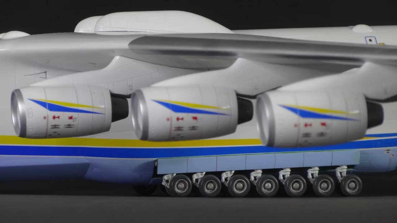 Ан 225 купить. АН-225 Мрия 1/144 Revell. АН-225 Мрия. Звезда, 1/144. АН-225 Мрия звезда. Revell an-225.