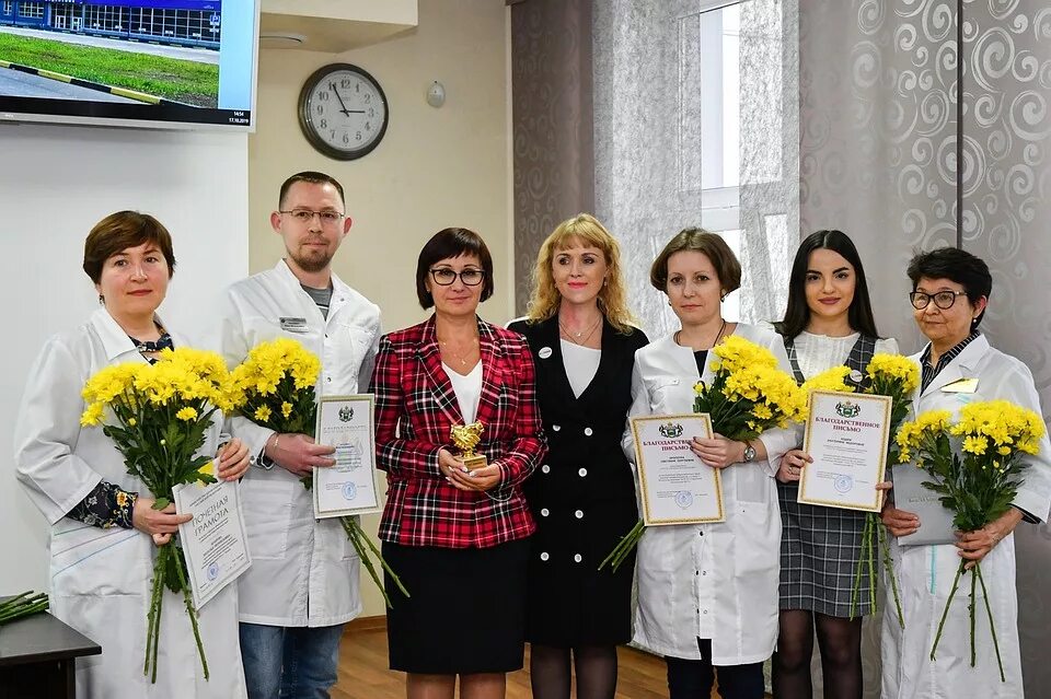 Больница 17 взрослых. Поликлиника 5 тюмень вьюжная. городская поликлиника 17 тюмень. детская поликлиника 17 тюмень. больница 17 тюмень монтажников.