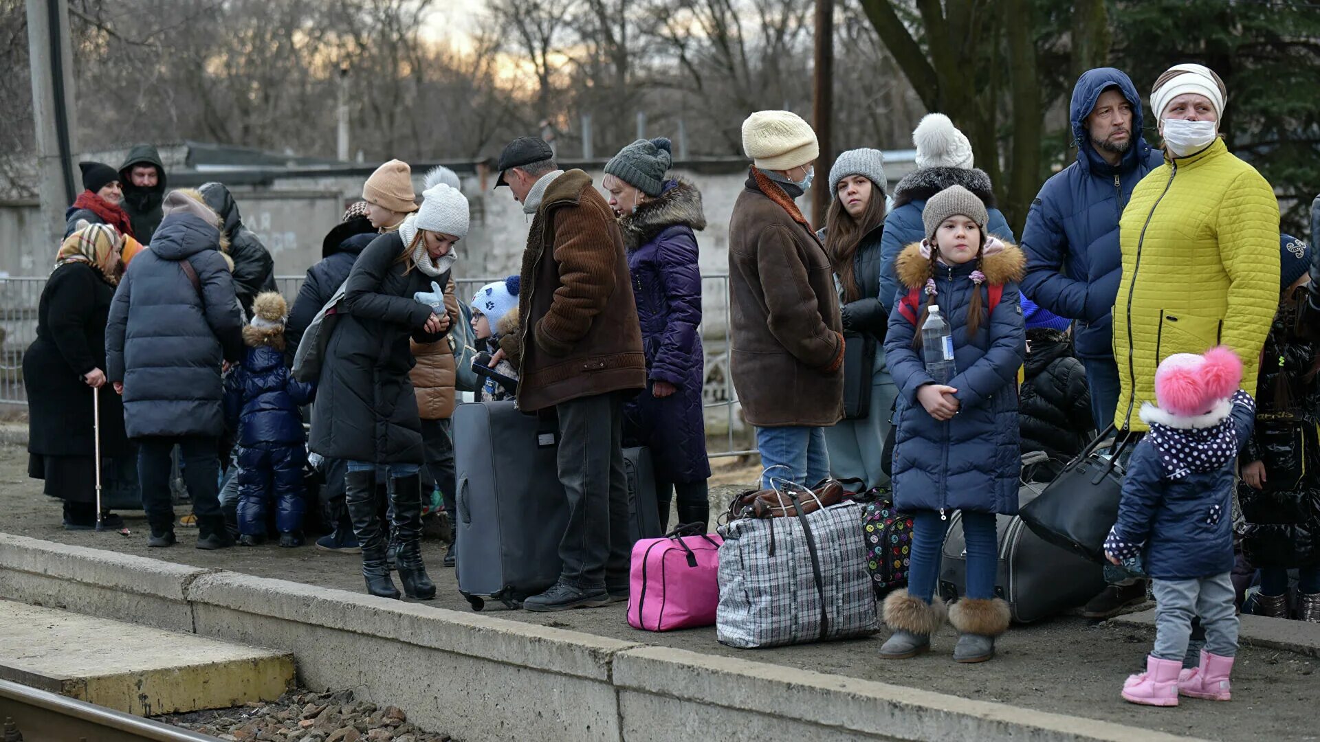 Россия приняла беженцев. Беженцы с Донбасса в Ростовской области. Беженцы с Украины 2022. Беженцы из Донбасса. Беженцы из Украины в Россию.