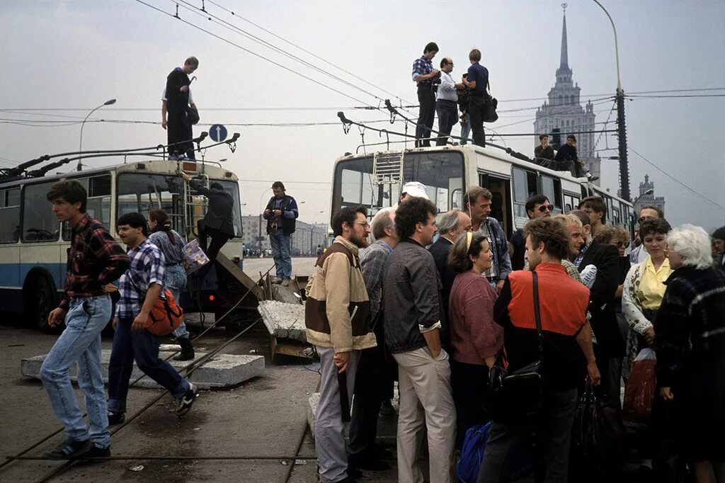 Август 1991 что произошло. Августовский путч ГКЧП. ГКЧП август 1991. Путч в Москве 1991. 19 Августа путч 1991 года.