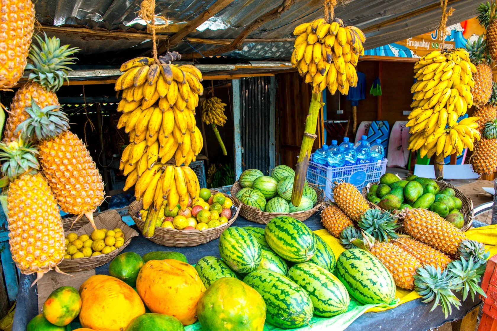 Фрукты шри ланки. Шри-Ланка фрукты. Желтый фрукт Шри Ланка. Тропические фрукты на Шри Ланке.