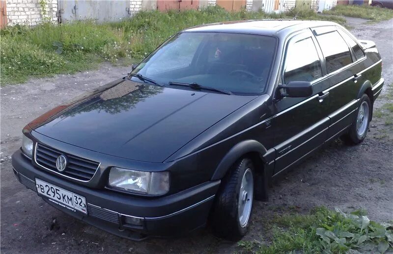 Купить фольксваген пассат в ростовской области. Volkswagen Passat b3 седан черный. Фольксваген Пассат б3 1997. Фольксваген Пассат б3 1989. Фольксваген Пассат б3 седан дизель.