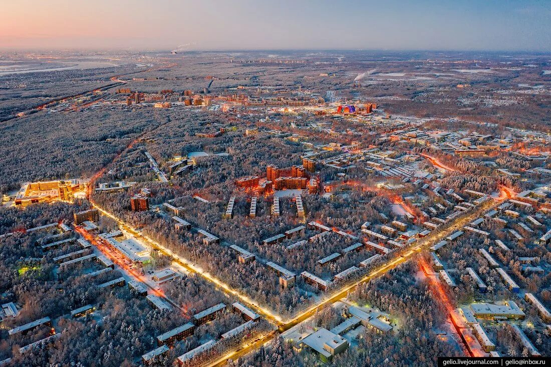 Развитые города сибири. Новосибирск городок Академ. Новосибирский Академгородок с высоты птичьего полета. Академгородок с высоты птичьего полета. Академия городок в Новосибирске.