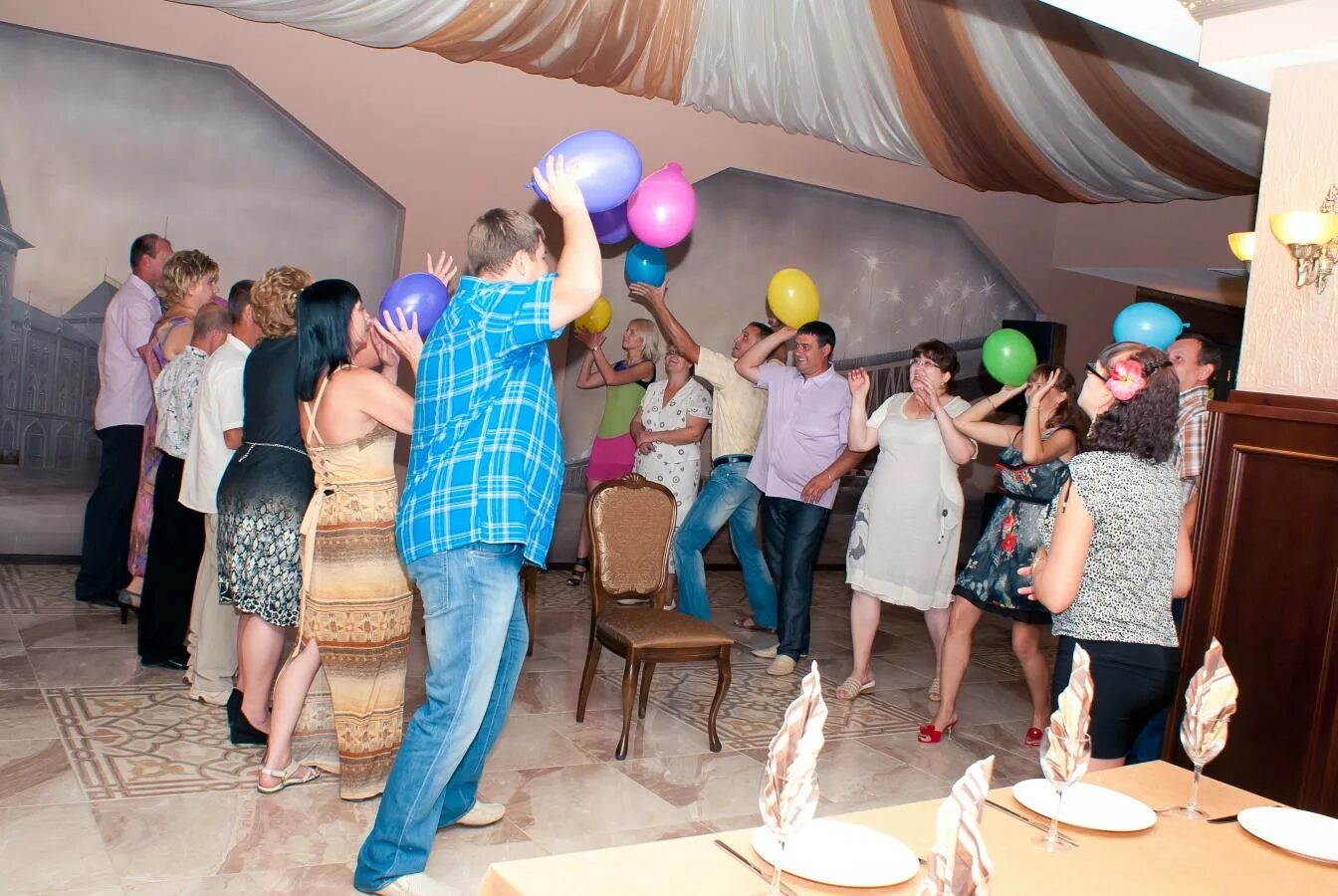 сценарий дня рождения для мужчины 45 лет. юбилей 45 лет женщине сценарий новый. сценка-поздравление на юбилей женщине 45. сценарий поздравление днем рождения женщины 45 лет. поздравление с юбилеем 45 лет мужчине сценка на юбилей.