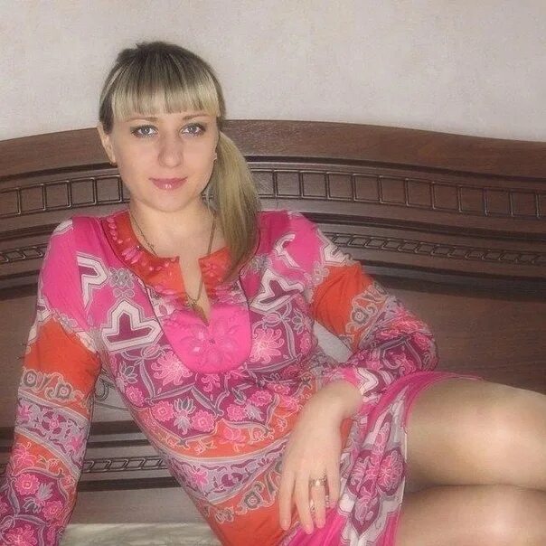 Рядом девушки знакомства с номер телефонами