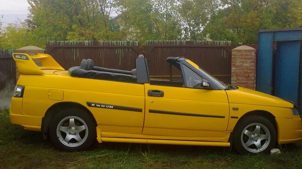 File:Lada Samara Cabriolet rear.jpg - Wikipedia
