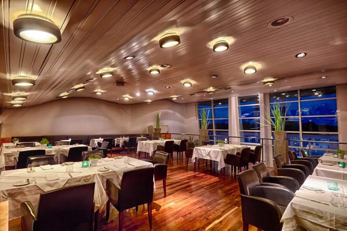 Lara marina restaurant. Lo+cafe marina дубай. Ресторан marina. Ресторан marina. Welcome to the restaurant.