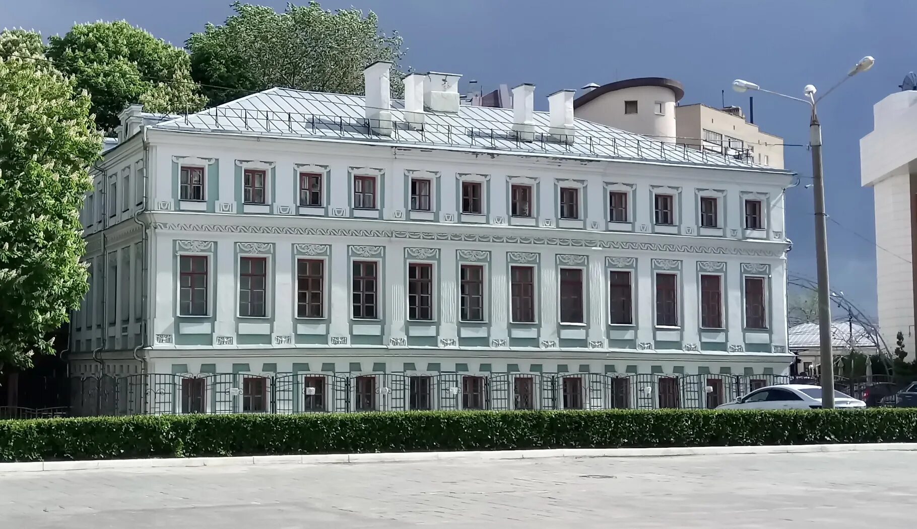 Литературный музей никитина воронеж. Здание мещанской управы. Здание мещанской управы. Здание мещанской управы (дом савостьянова) воронеж. Здание мещанской управы.