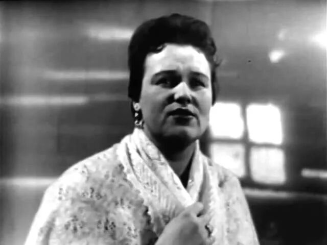 оренбургский пуховый платок людмила зыкина. людмила зыкина оренбургский пуховый. людмила зыкина в платке. оренбургский пуховый платок поет зыкина. оренбургский пуховый платок людмила зыкина.