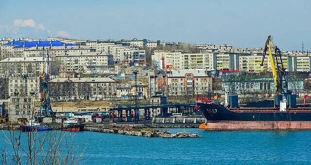 Жилкомсбыт ванино. Пгт Ванино Хабаровский край. Ванино Маяк. Достопримечательности порта Ванино. Порт Ванино фото города.