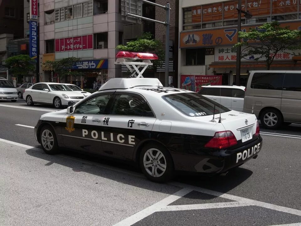 Полицейские машины в Токио. Полиция Токио машины. Японская полиция авто. Полиция токио 3