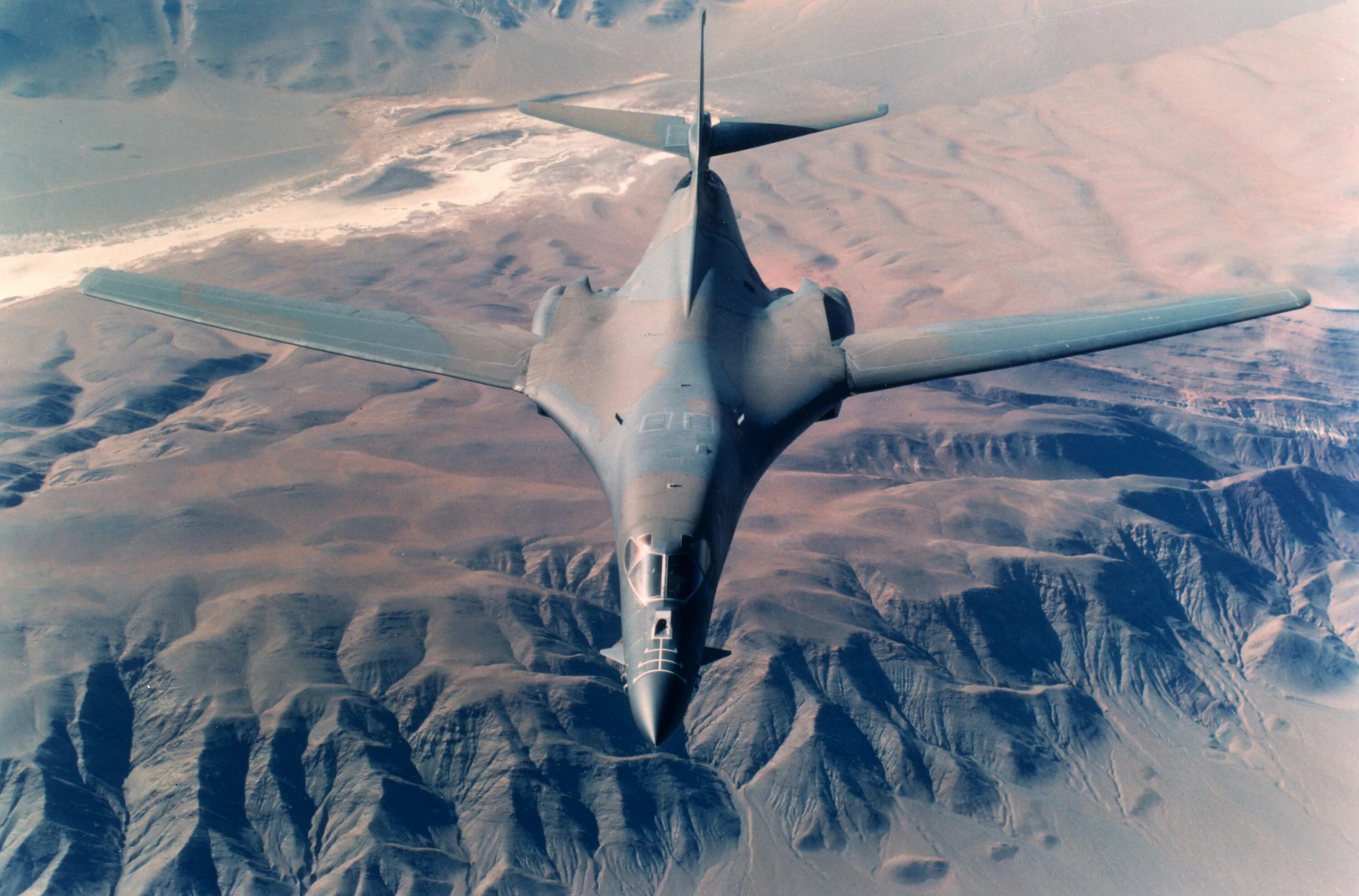 B1b бомбардировщик. Б1 Лансер бомбардировщик. ВВС США B-1b Lancer. Rockwell b-1 Lancer.