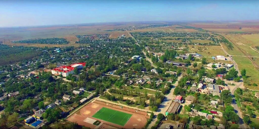 Погода п ленина. Поселок Ленино Крым. Крым Ленино Обелиск. Поселок Ленино Крым центр. Крым поселок Ленино Ленинский район.