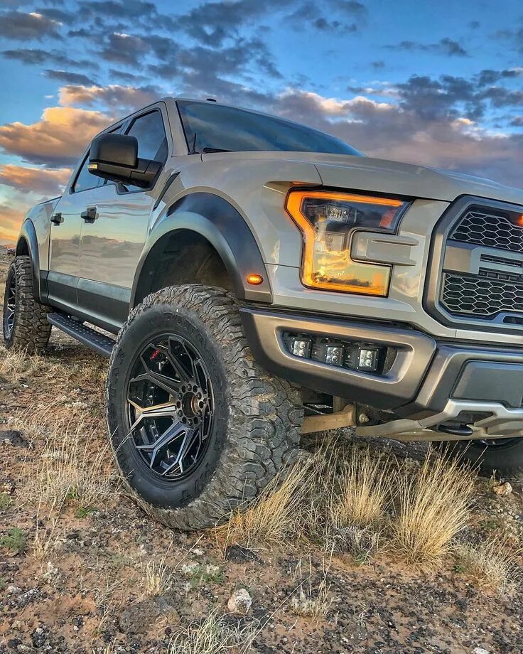 Ford f-150 raptor короткий. Iiif150 raptor 4pda. Ford f 150 raptor черный. Ford f150 raptor 2011. Ford raptor trx 2022.