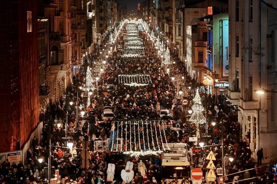 Жизнь в польше 2023. Жизнь в польше 2023. Поляки в жизни. Польша 80-е. Жизнь в польше.