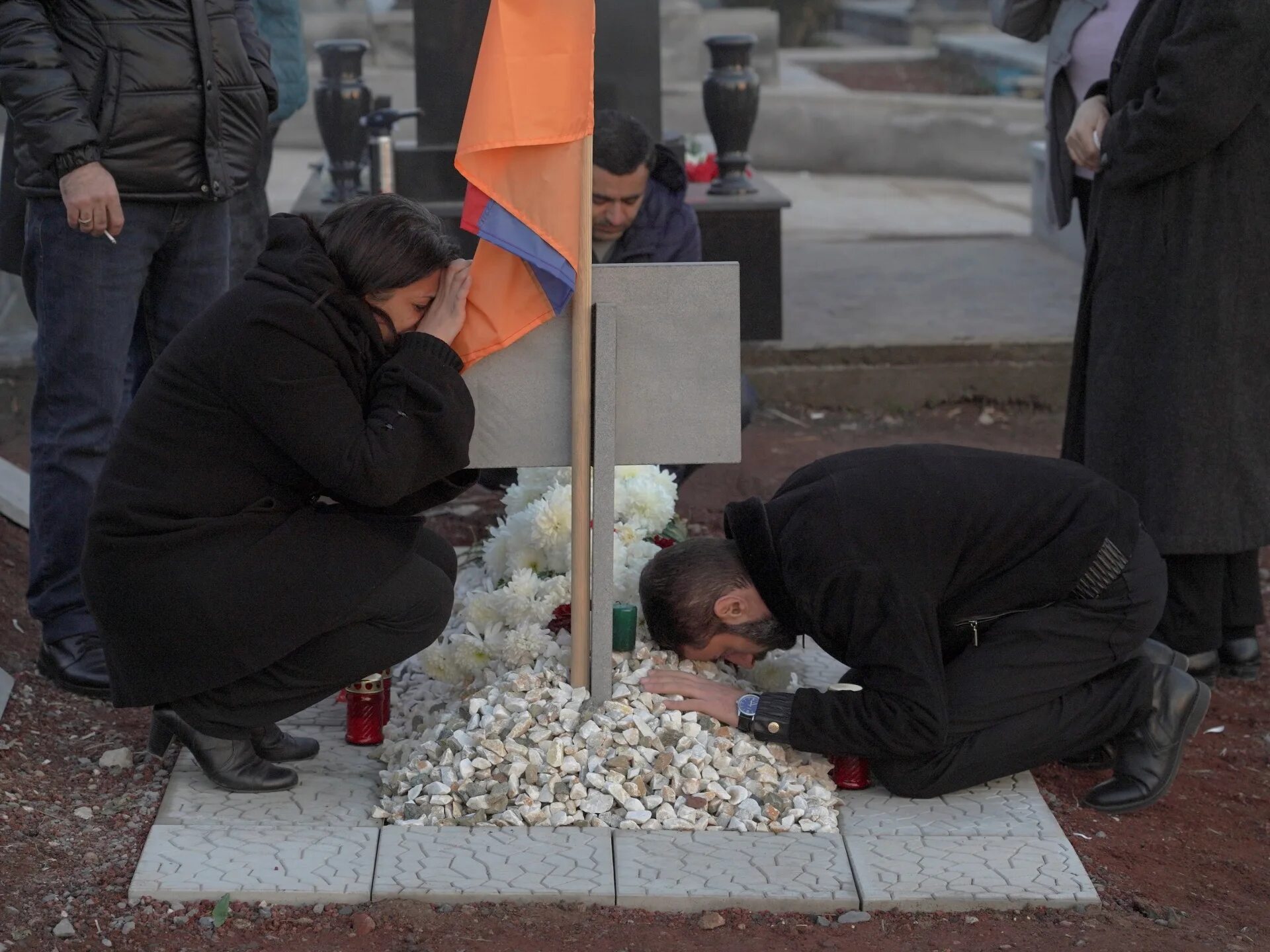 Общенародный траур. Траур в Армении. Тела погибших солдат в Нагорном Карабахе. Карабахский конфликт протесты. Мать погибшего солдата в Ереване.