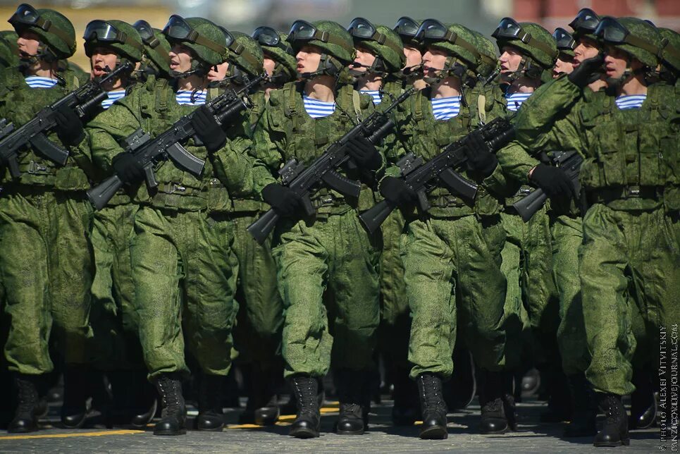 Российские войска заходят. Спецназ мотострелковых войск рф. современная российская армия. мотострелковые войска рф форма. военная форма мотострелковых войск.
