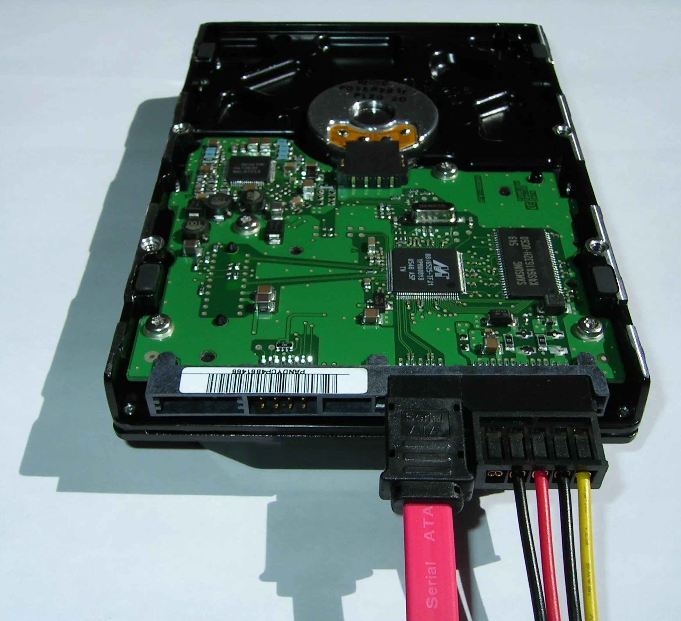 Сата 3 HDD. Жесткий диск сата подключить. SATA hard Drive Connector HDD.