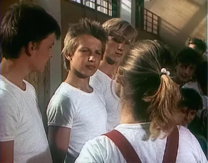 Дотянуться до радуги. Выше радуги фильм 1986. дмитрий марьянов в фильме выше радуги. дмитрий марьянов выше радуги. дмитрий марьянов 1986.