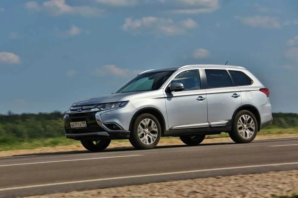 Субару Аутлендер 2021. Subaru Outback Outlander. Аутлендер или Форестер. Митсубиси Форестер.