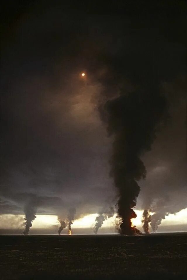 Нефтяные пожары в Кувейте 1991. Горящие скважины в Кувейте. Смерчи. Пастырь ветер