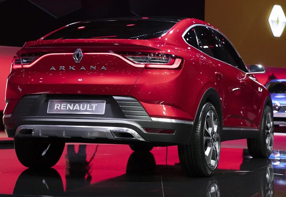 Автомобиль renault arkana. Рено акрана. Рено аркана 2023. Renault Arkana 2022. Рено аркана 2022 красный.