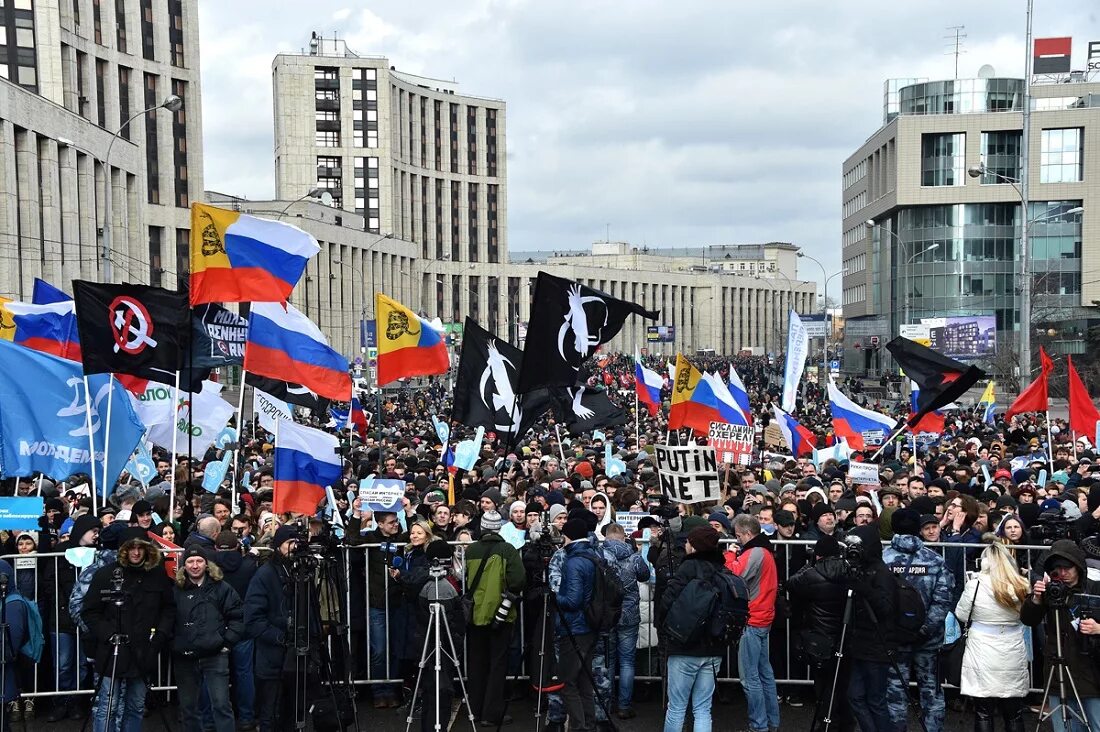 Свободный интернет митинг. Митинги в России за Свободный интернет. Митинг Свобода в интернете. За Свободный интернет. Интернет митинги