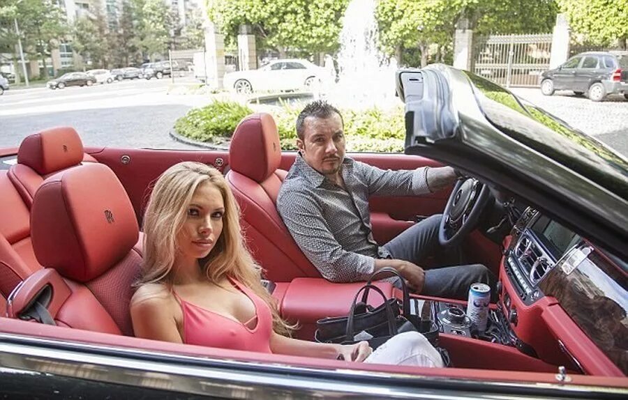 притвориться девушкой миллионера