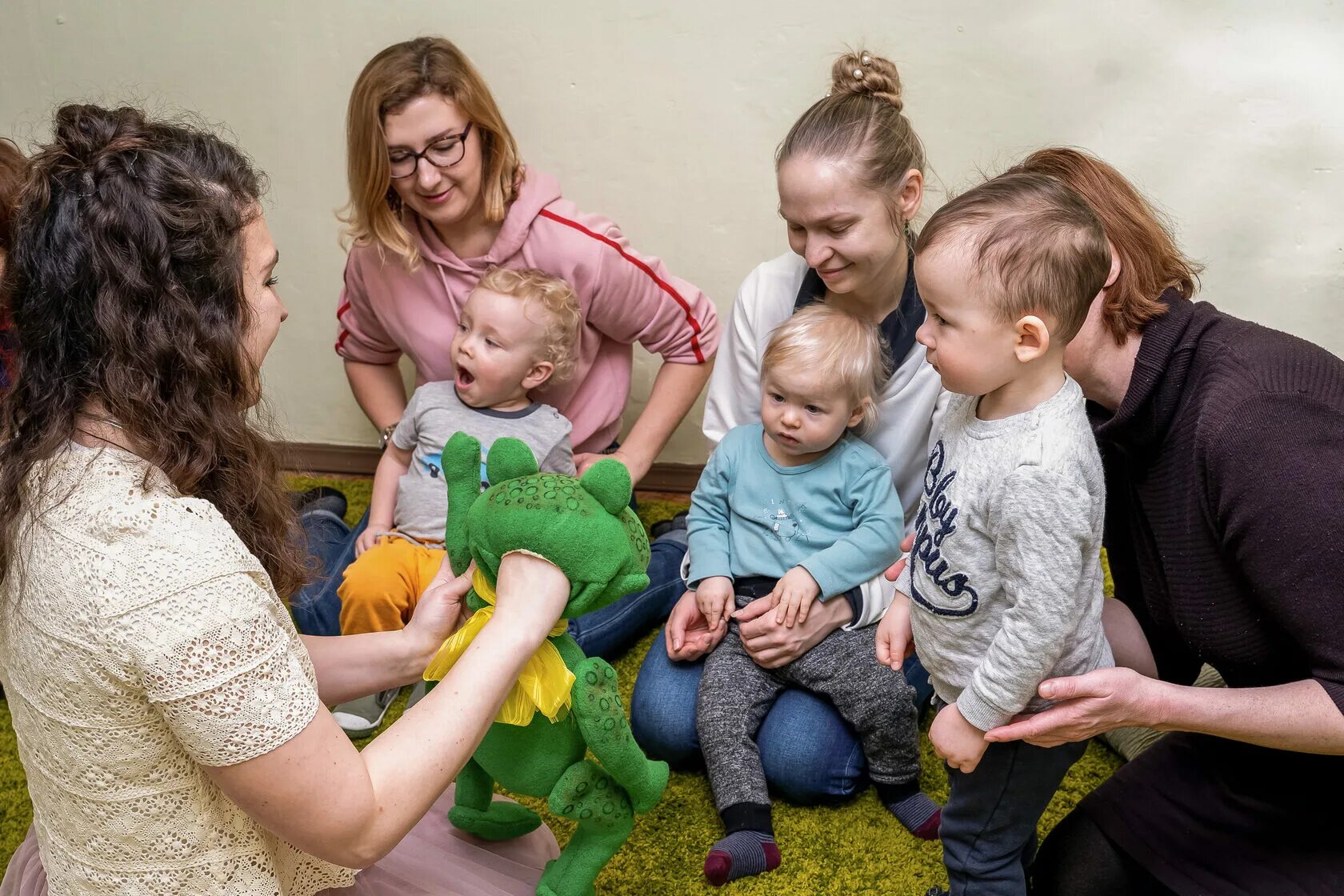 Познакомиться с малышом. Встреча с детьми ковид.